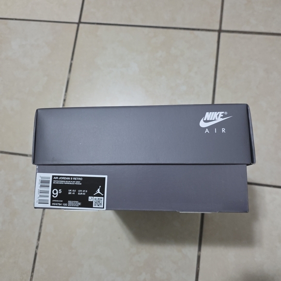 Empty Shoe Box - Picture 4 of 7